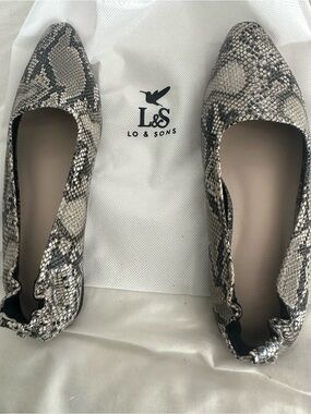 Lo & Sons Women's Snakeskin-Print Pointed Ballet Flats - size 11, fits 10.5.